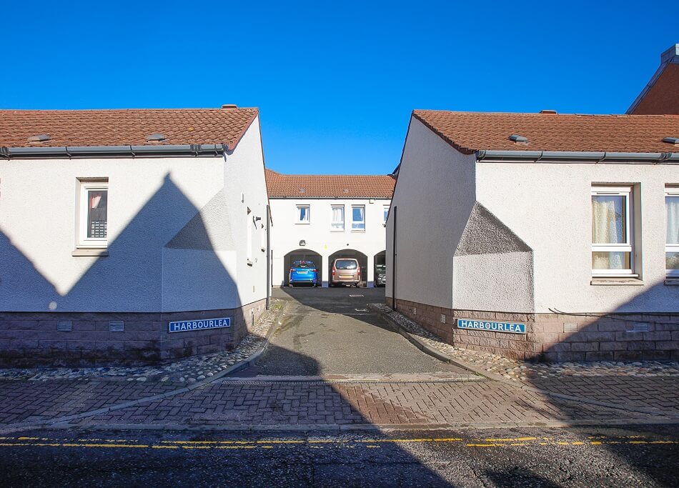 Driveway up to Harbourlea