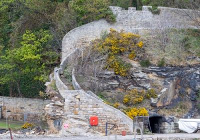 Image of Dysart rock face which needs to be stabalised