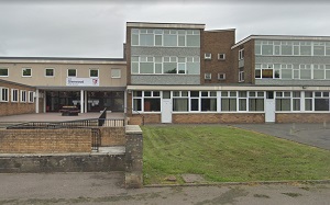 photo of the exterior of Glenwood High School