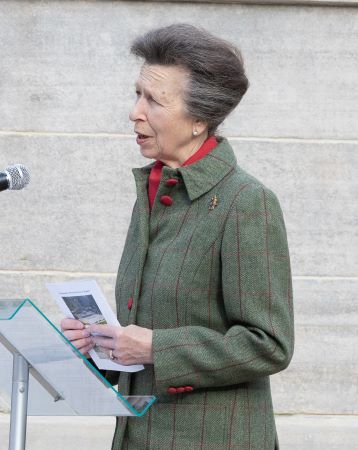 HRH The Princess Royal addressing the audience at the rededication of Dunfermline's WW1 war memorial - Dunfermline’s WWI Memorial Rededicated with Royal Visit