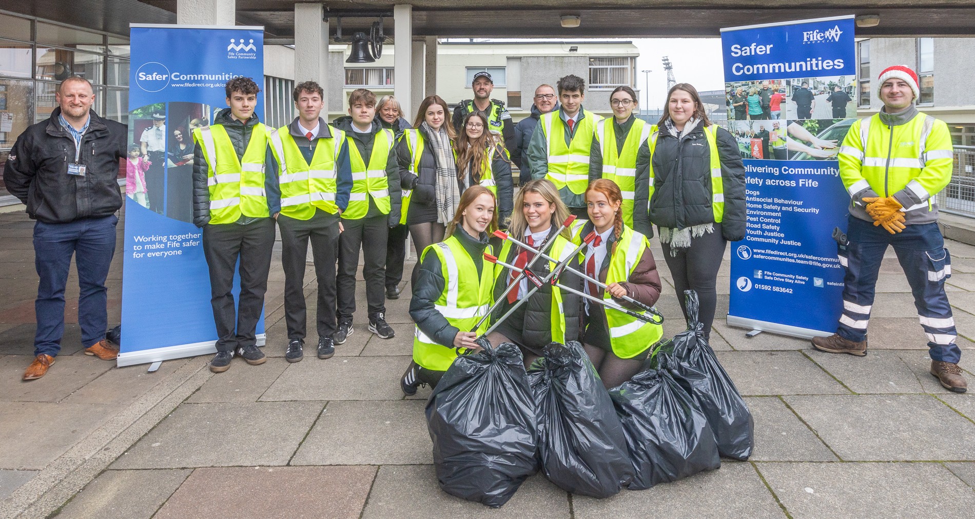Litter pickers at Balwearie High School - Partnership working cleans up