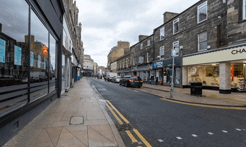 Street view of Kirkcaldy High Street from outside the Exchequer - Changes to Kirkcaldy town centre parking