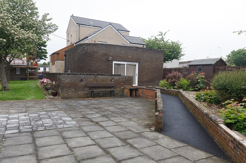 External communal seating area at Walter Hay Court