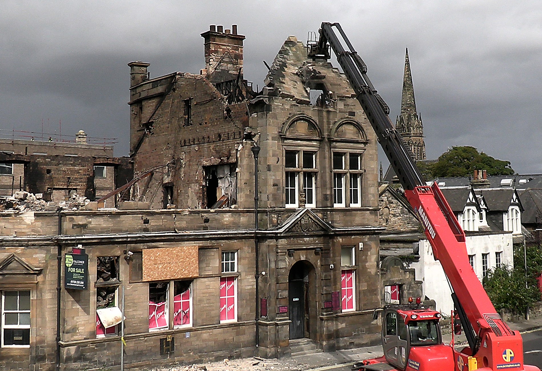 Demolition begins of the former Kitty's nightclub in Kirkcaldy