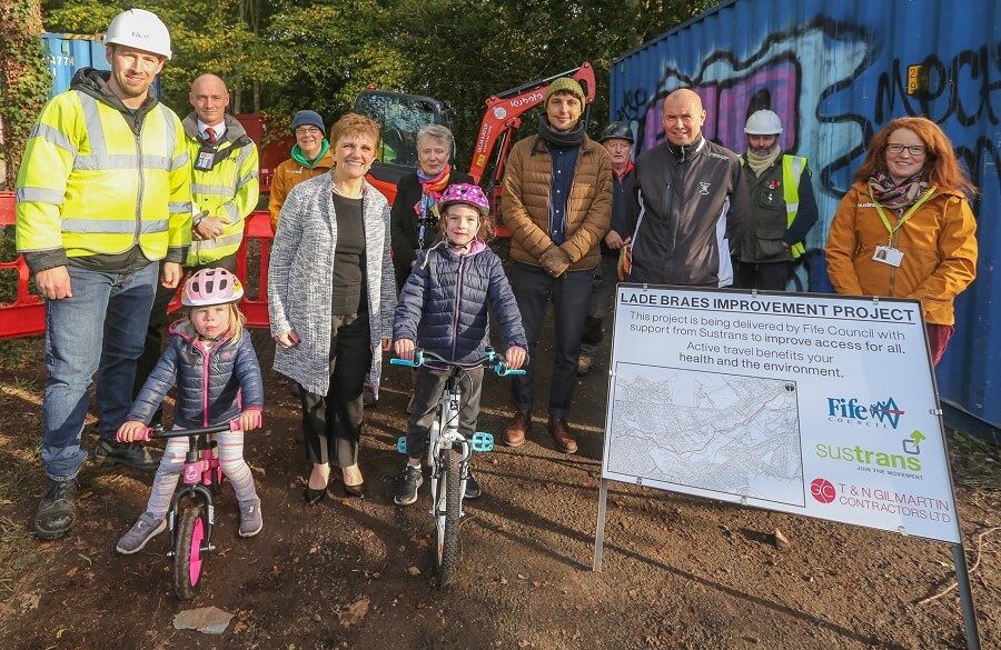 People gathered on Lade Braes