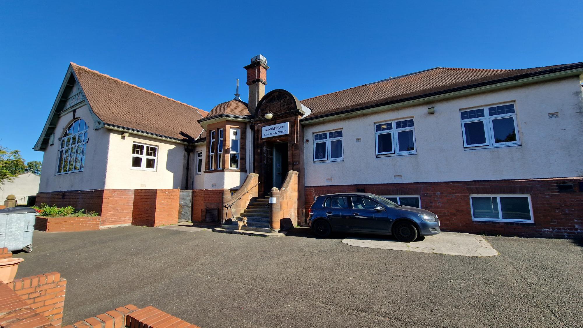 Entrance to Baldrdigeburn Community Centre