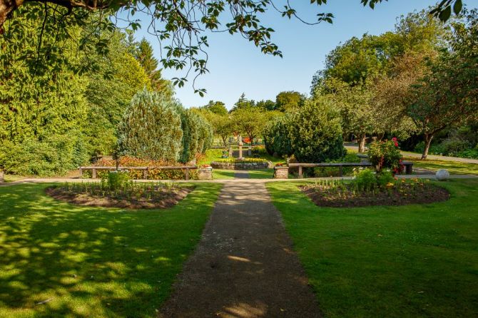 Letham Glen showing the sunken garden 