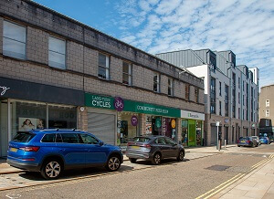 Ons-street parking between Kirk and Oswald's Wynds, Kirkcaldy